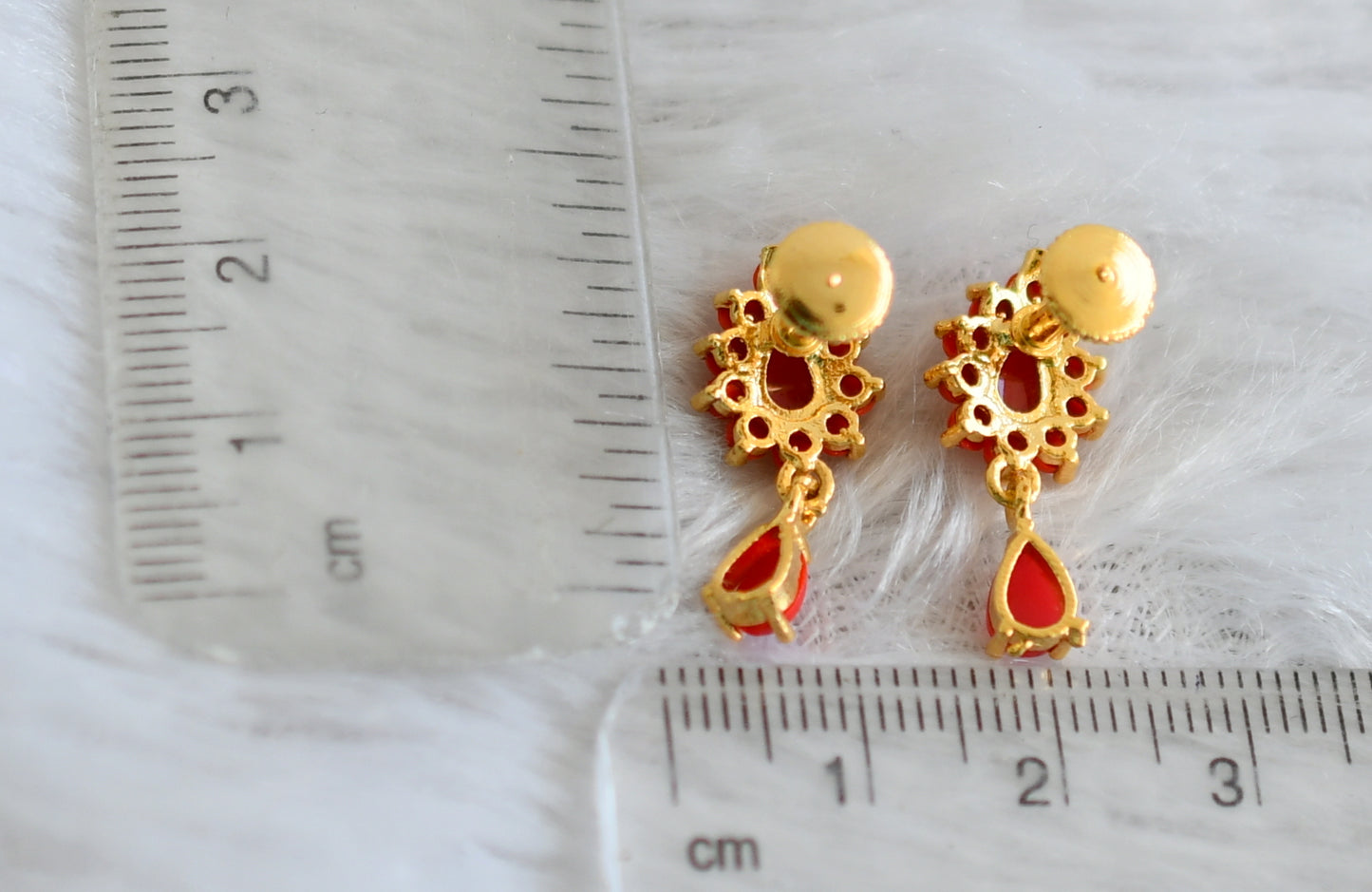 Gold tone coral thilak stone earrings dj-48566