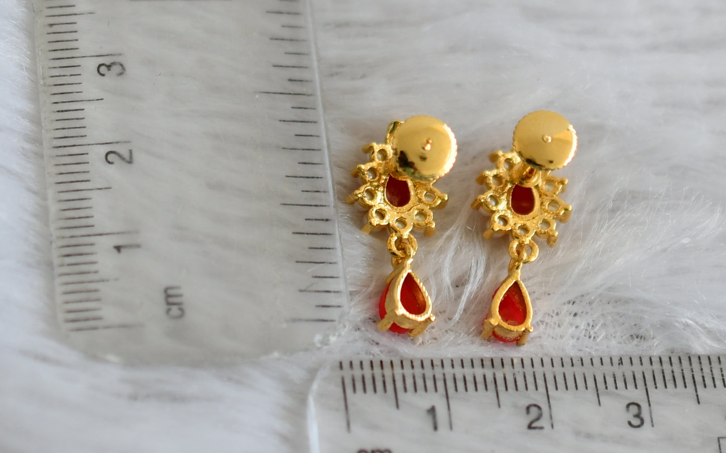 Gold tone coral-pearl thilak stone earrings dj-48568