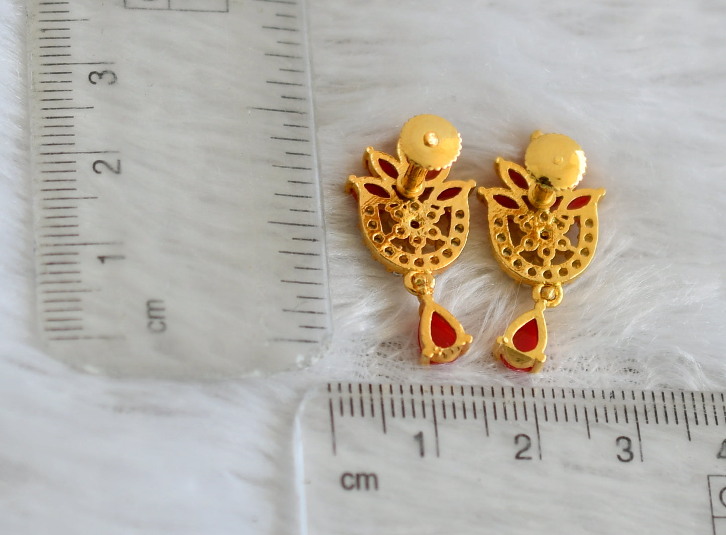 Gold tone coral-pearl flower earrings dj-48574