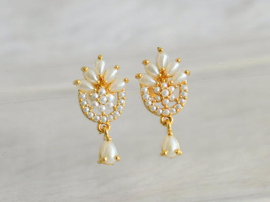 Gold tone pearl flower earrings dj-48573