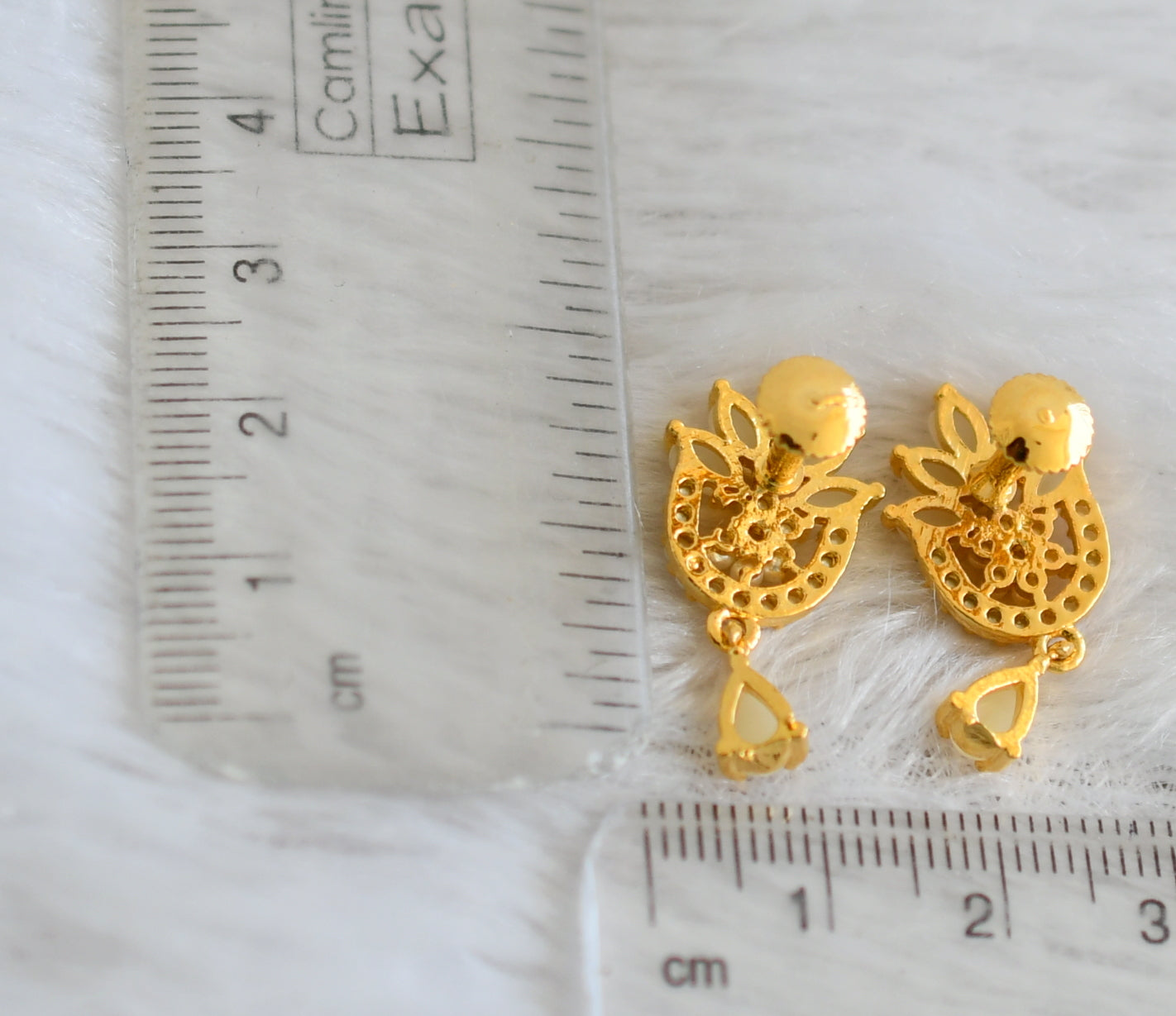 Gold tone pearl flower earrings dj-48573