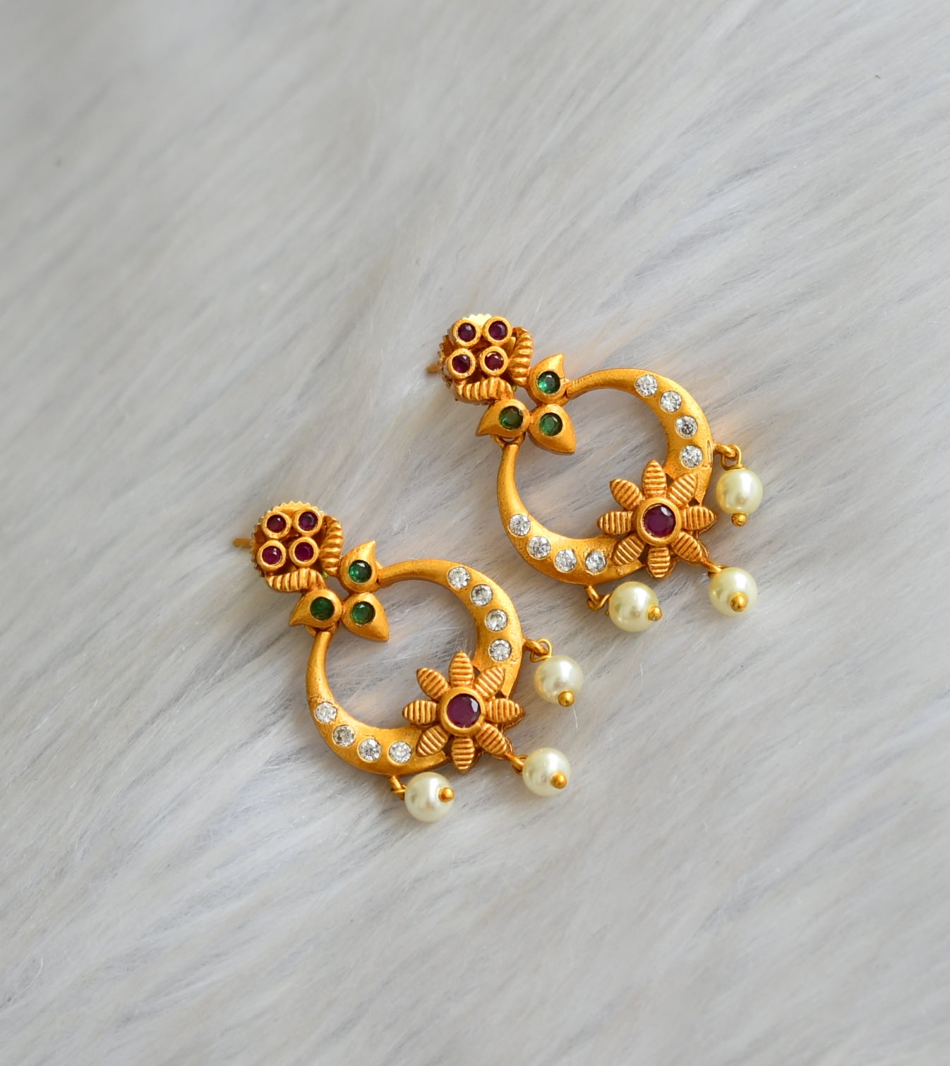 Matte finish ruby-green-white bali earrings dj-42263