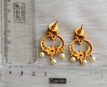 Matte finish ruby-green-white bali earrings dj-42263