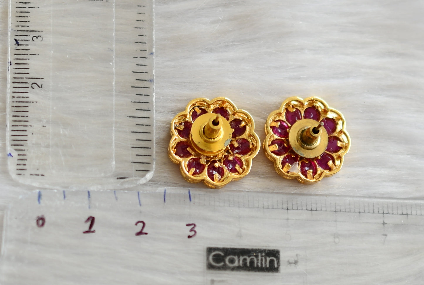 gold tone kemp stud dj-42258