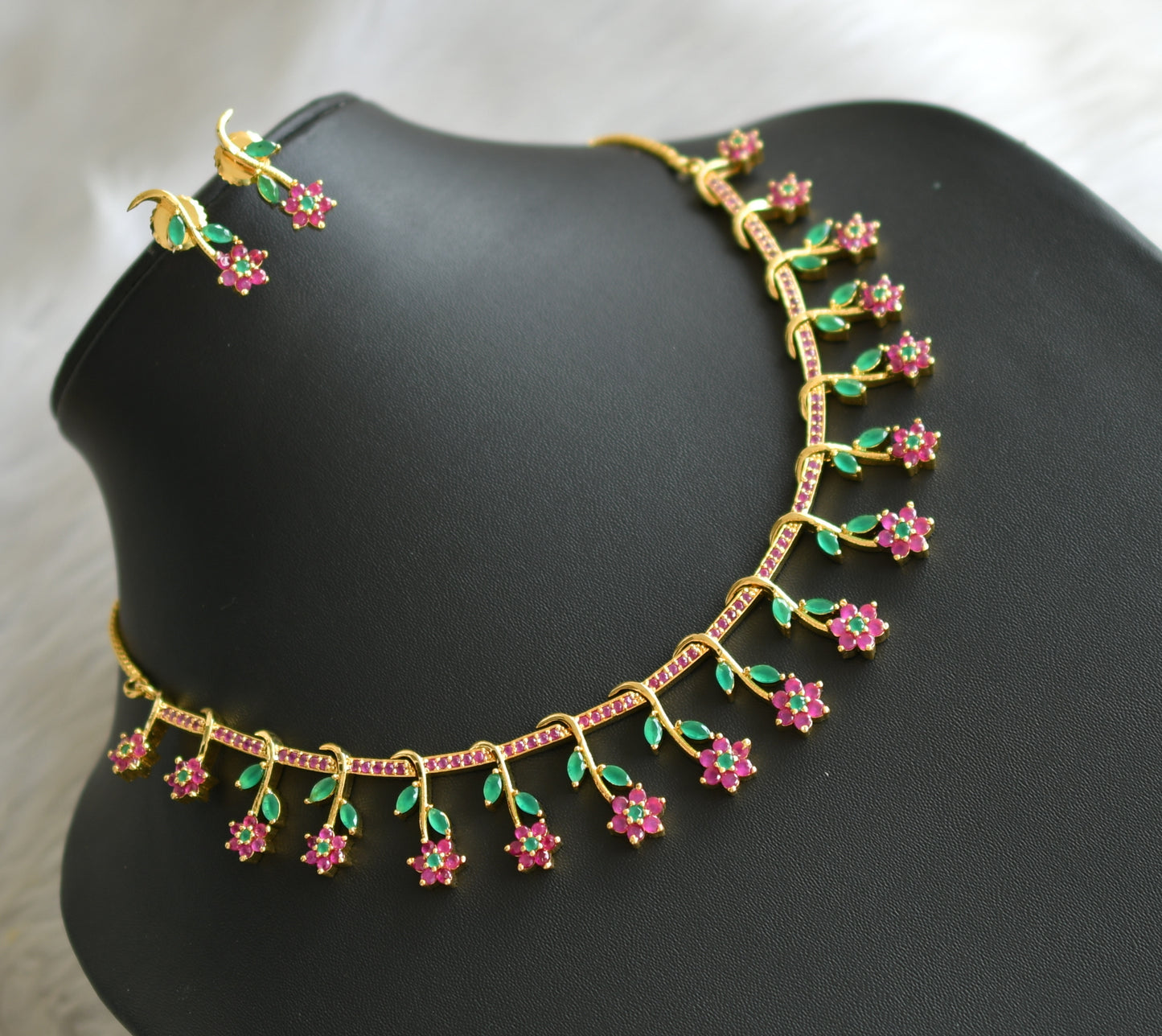 Gold tone ruby-green Nakshatra necklace set dj-03682