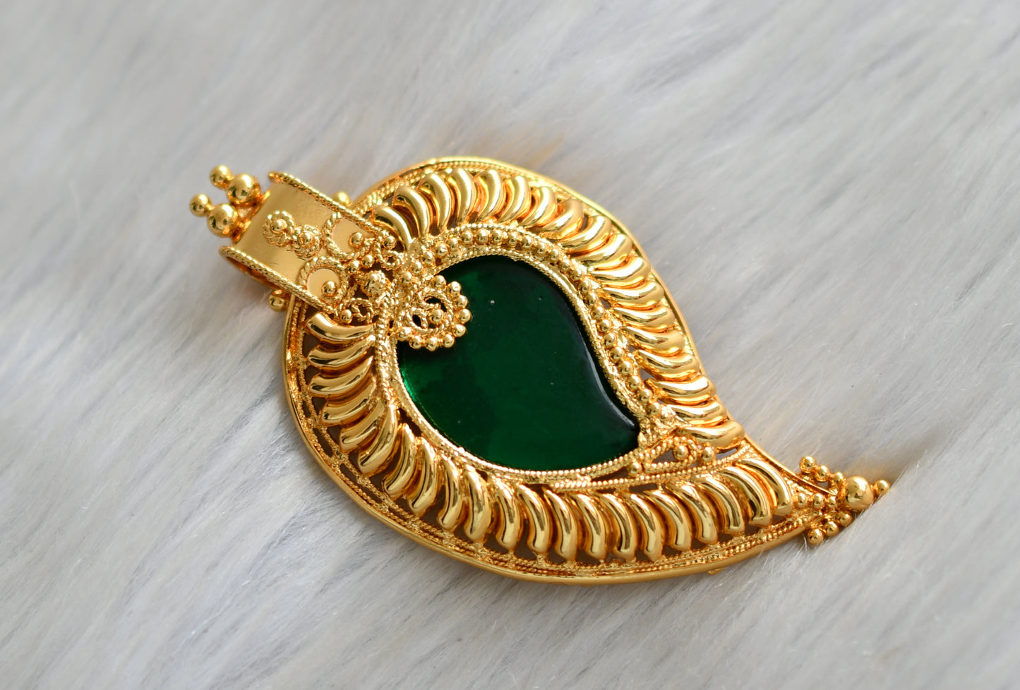 Gold tone green mango Kerala style pendant dj-42291