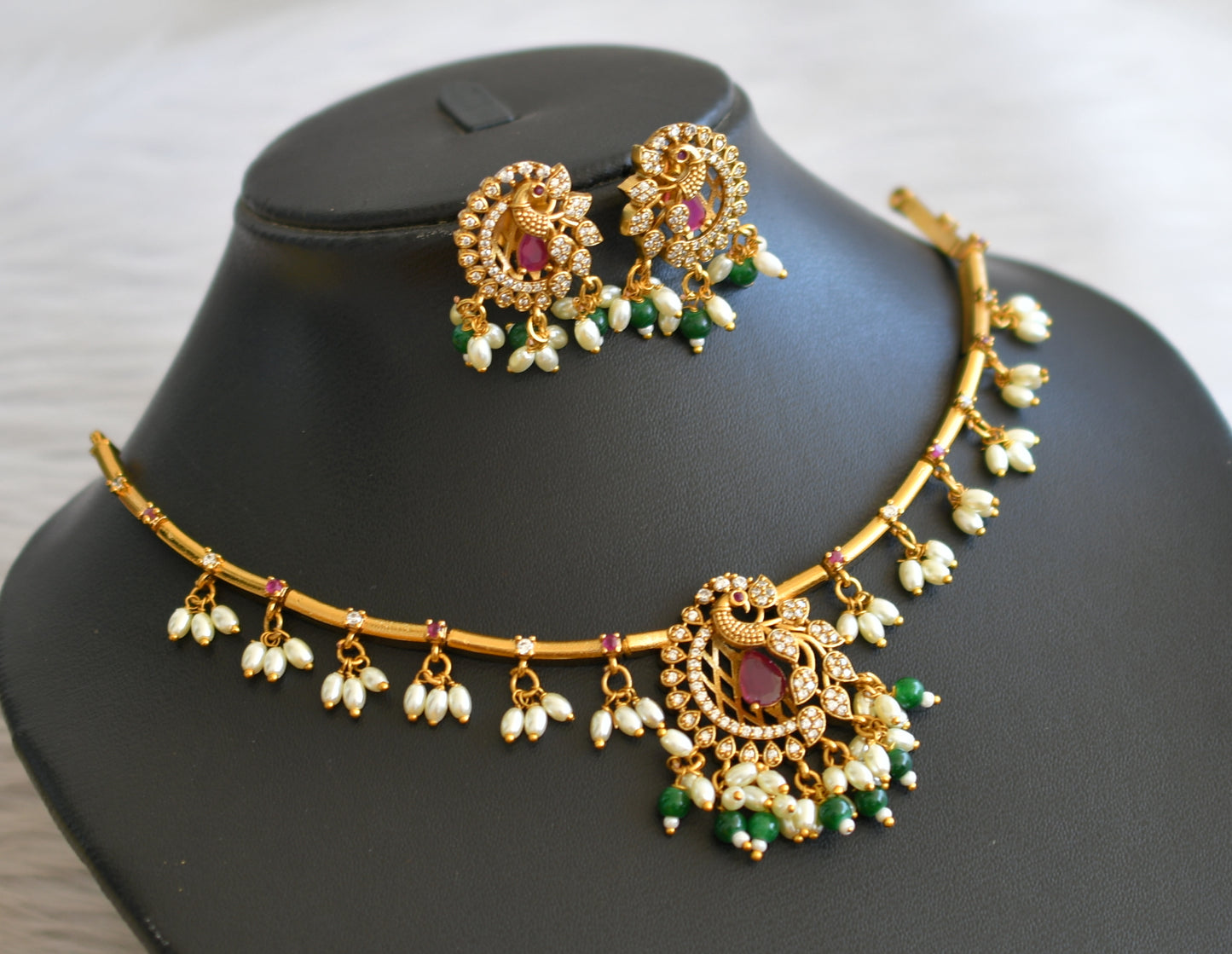 Matte finish cz ruby-green-white rice pearl peacock hasli necklace set dj-45250