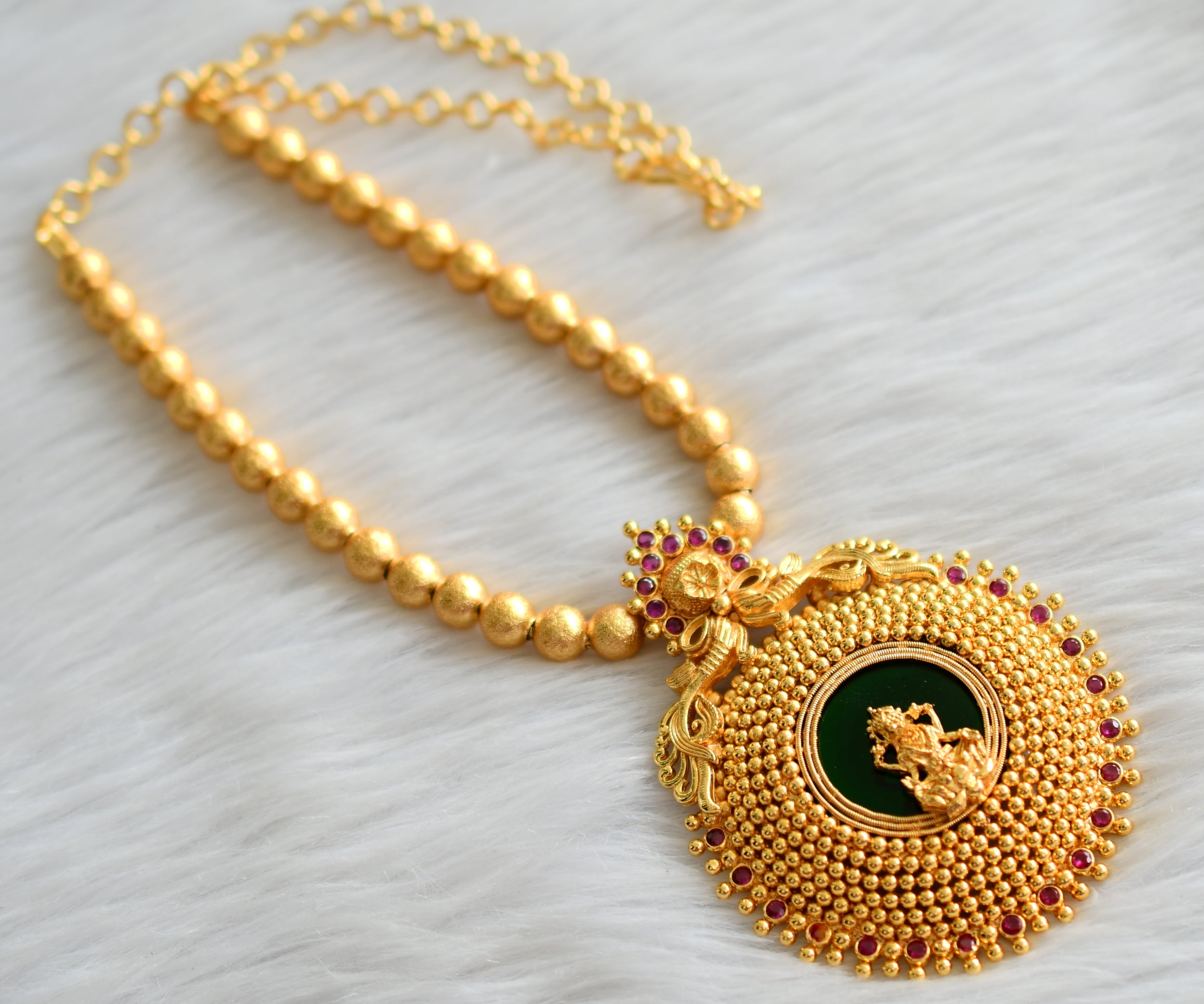 Ball deals gold necklace