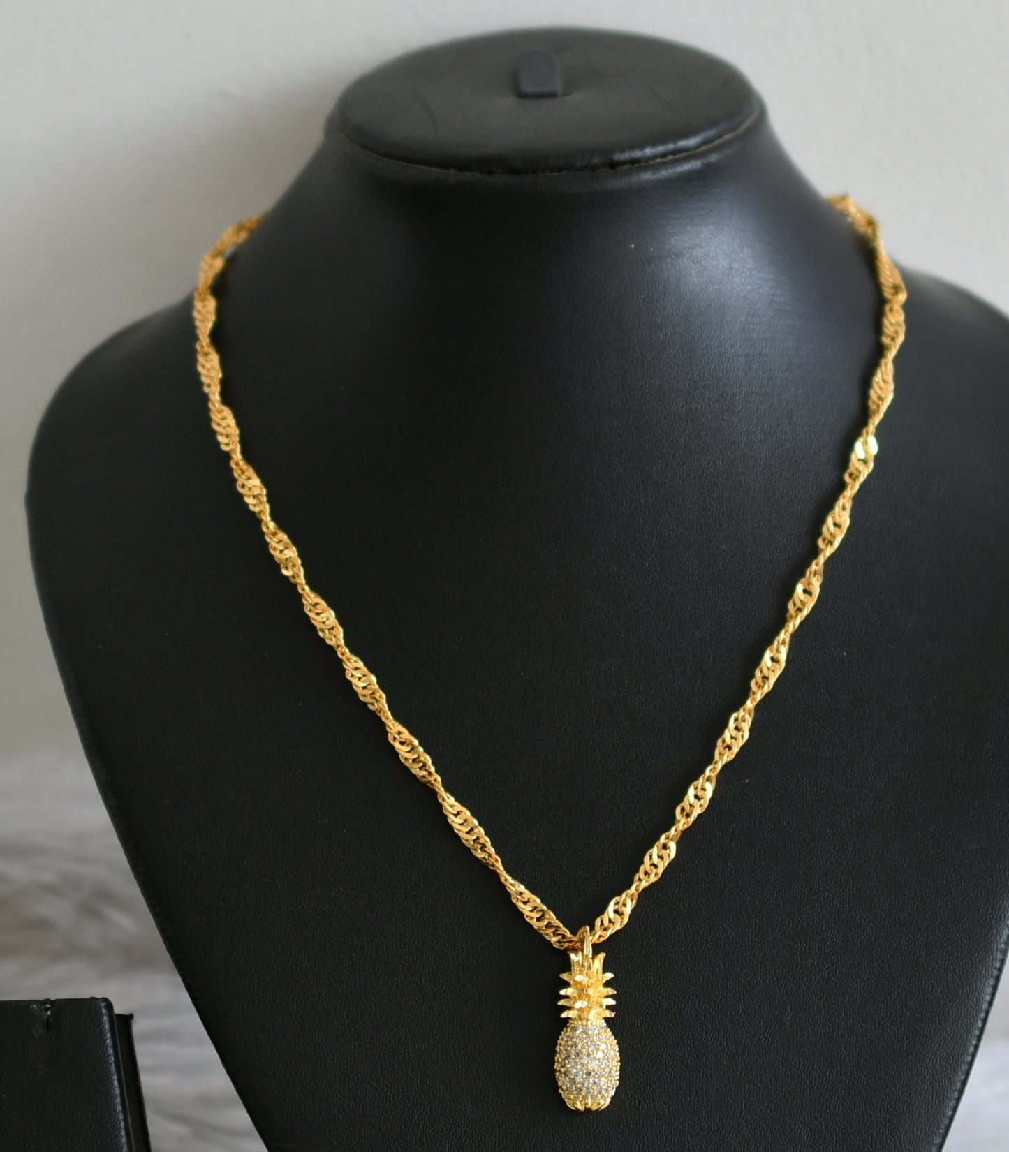 Gold tone 18 inches chain with cz pineapple pendant dj-48670