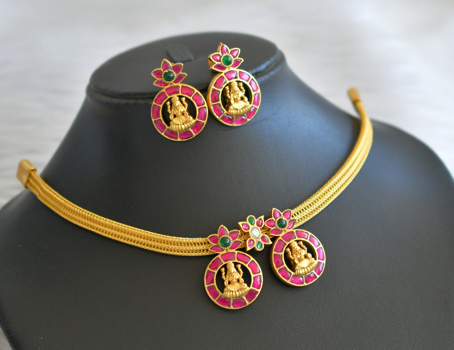 Gold tone pink-green-white lakshmi kundan jadau necklace set dj-45265