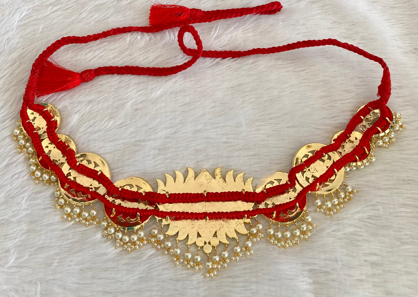 Gold tone precious kemp-green-white pearl round peacock lotus waist band dj-53376