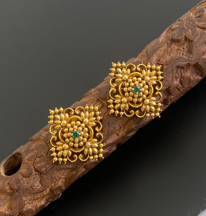 Antique tone green stone flower stud/earrings dj-53562