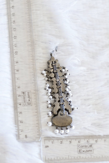 Black finish precious kemp-green-white pearl Shri Naagar moon tikka dj-52523