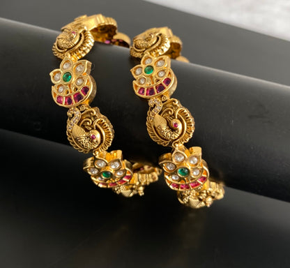Antique gold tone kemp-green-white stone peacock flower bangles(2.4) dj-53437