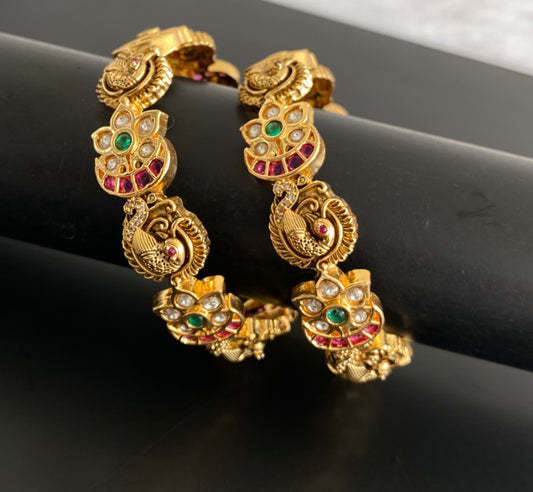 Antique gold tone kemp-green-white stone peacock flower bangles(2.8) dj-53439