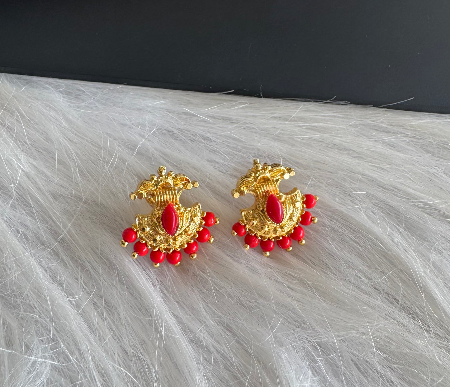 Gold tone coral-pearl beaded stud/earrings dj-51260