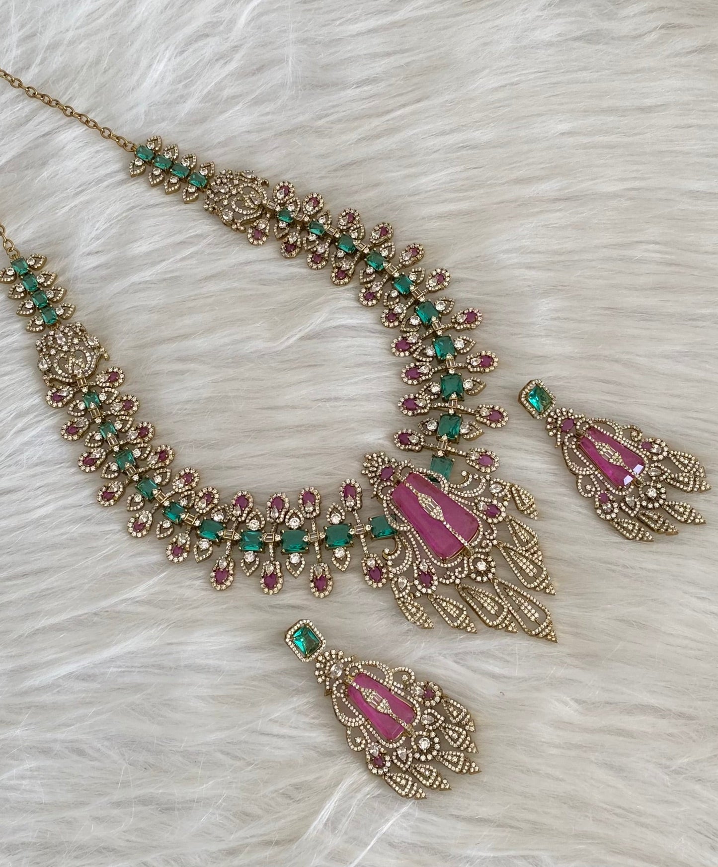 Antique gold cz white-pink peacock green stone haar set dj-54563
