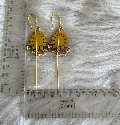 Gold tone pink-white kundan jadau thilak bugadi earrings dj-51137