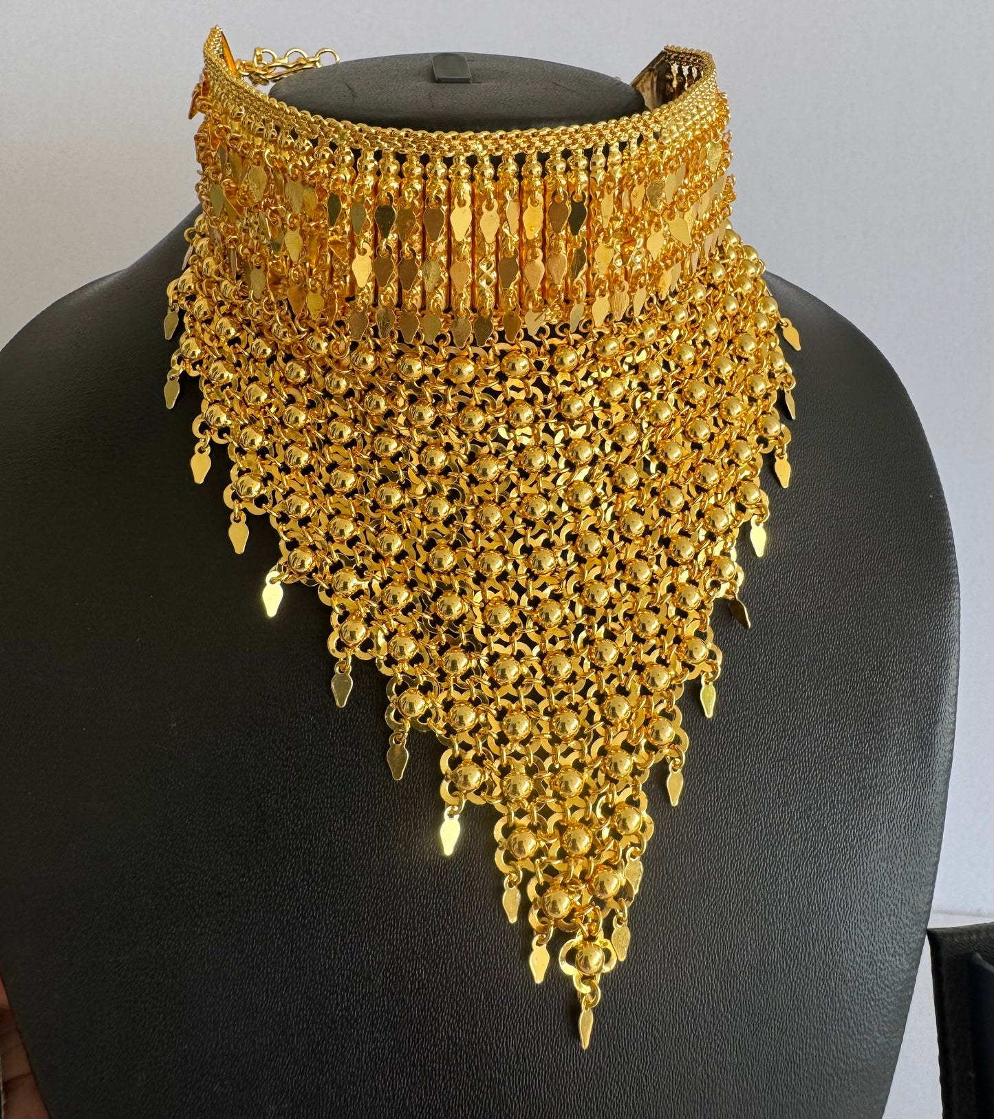 Gold tone kerala style elakka thali choker dj-34722