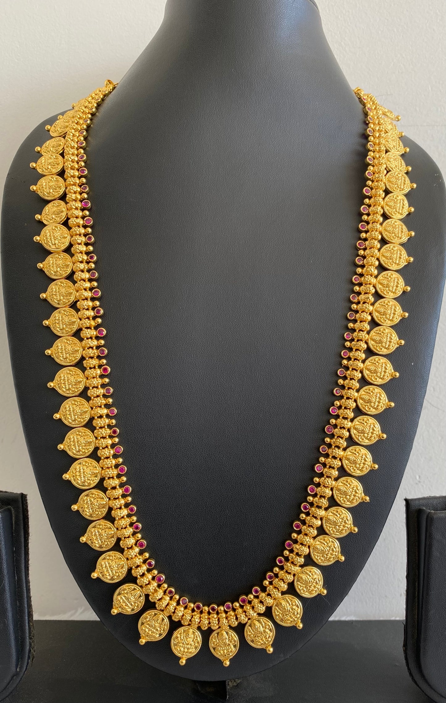 Gold tone pink stone lakshmi coin haar dj-53173