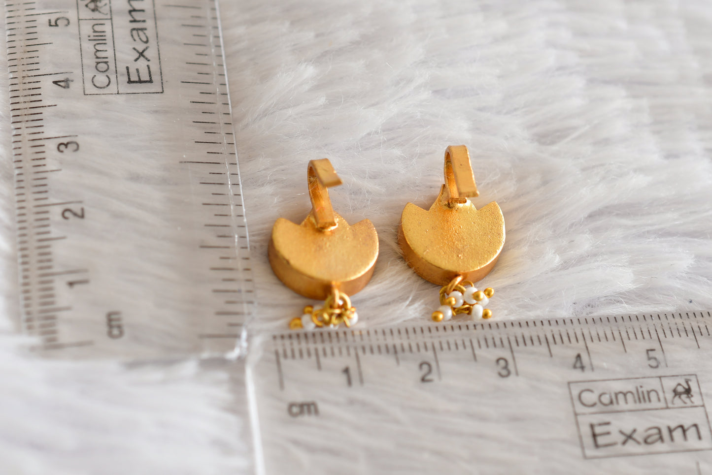 Gold tone pink-white kundan jadau bugadi earrings dj-52494