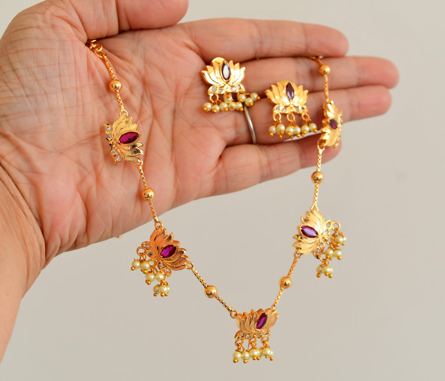 Gold tone white-pink lotus pearl necklace set dj-53335