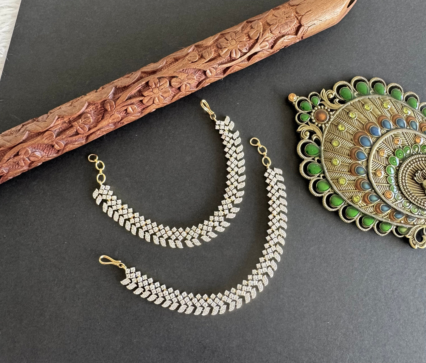 Two tone cz white stone ear side chain dj-52055