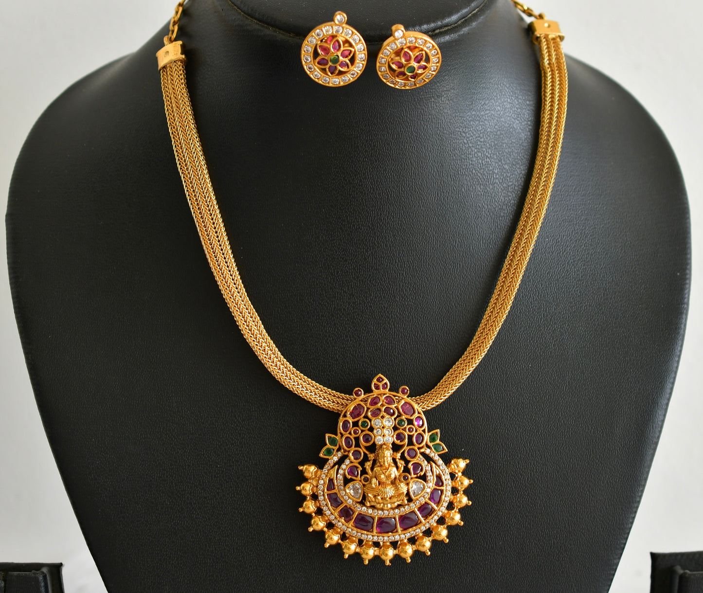 Matte finish kemp-green Lakshmi pendant necklace set dj-51820