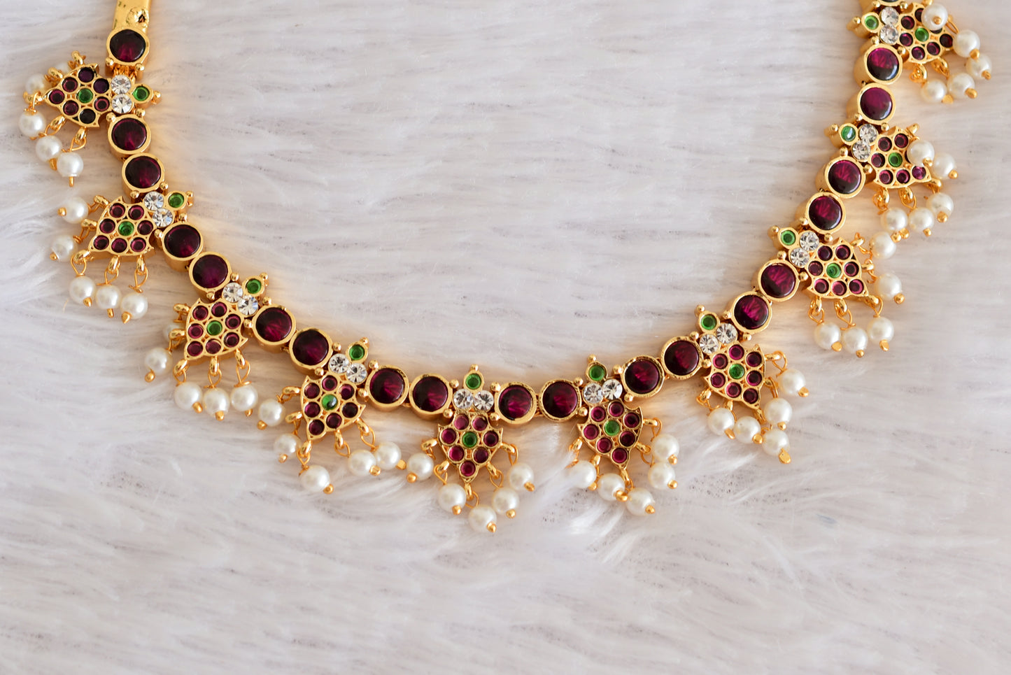 Gold tone precious kemp-green-white pearl necklace dj-52257