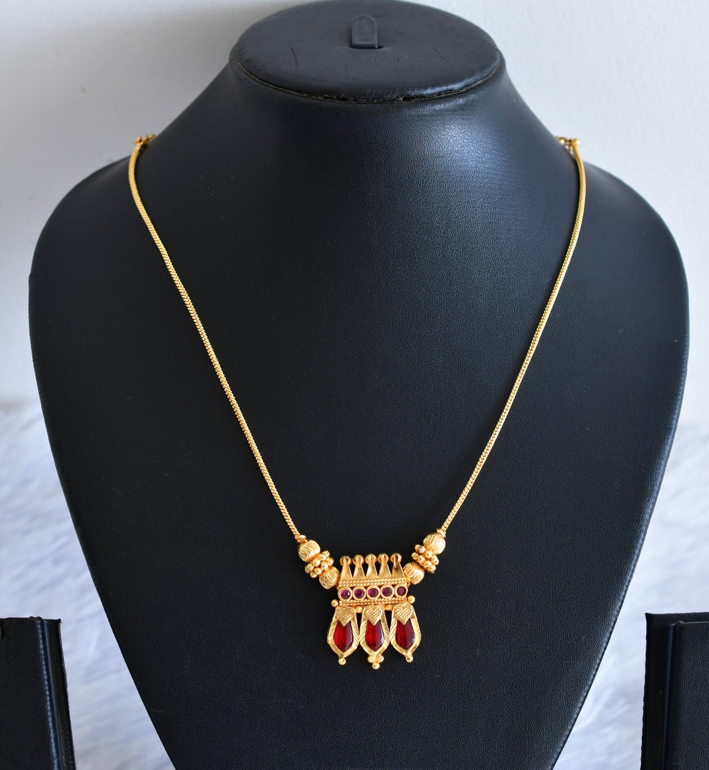 Gold tone pink-red nagapadam necklace  dj-53090