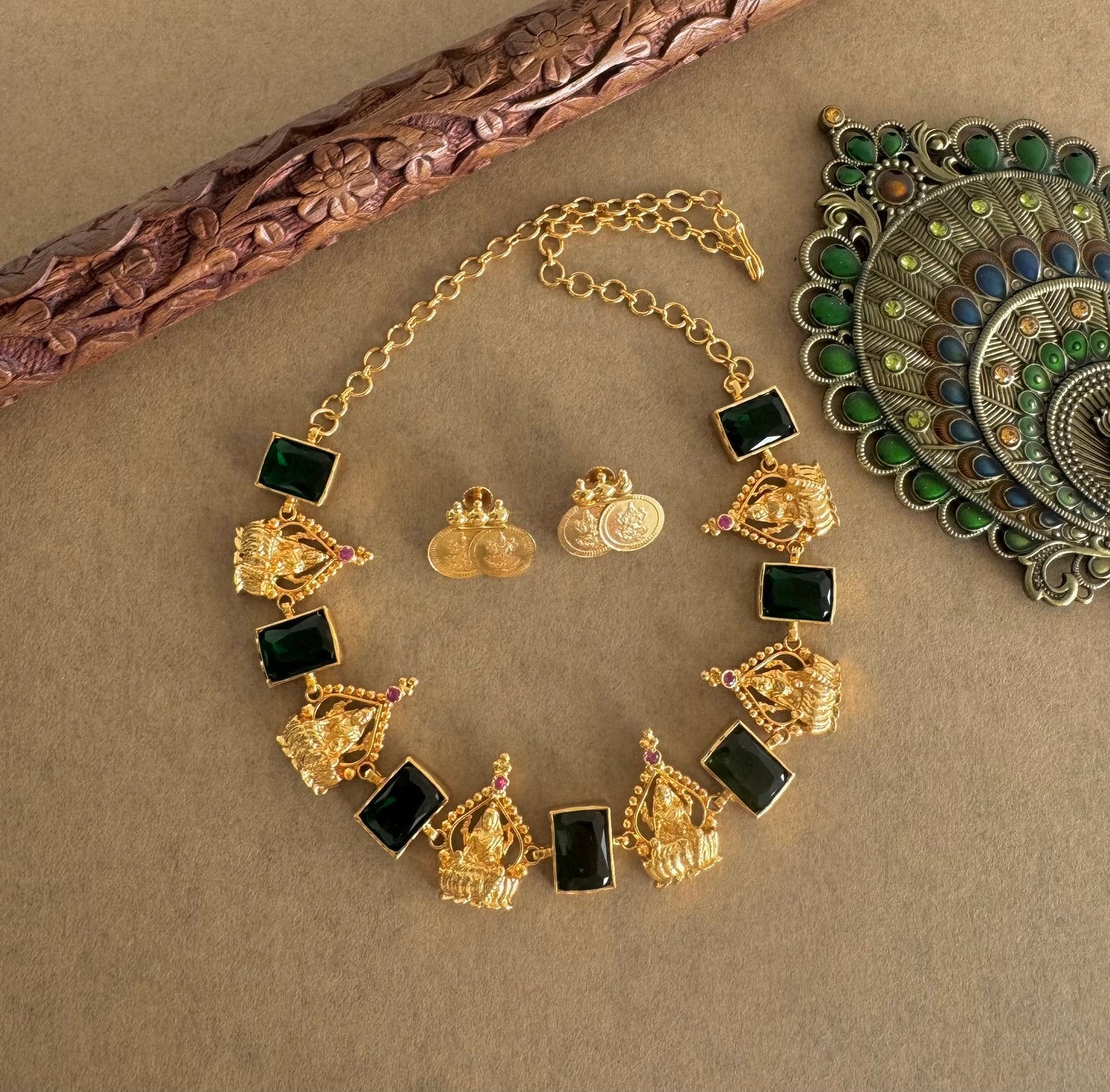 Gold tone pink-green big block stone Lakshmi necklace set dj-52093