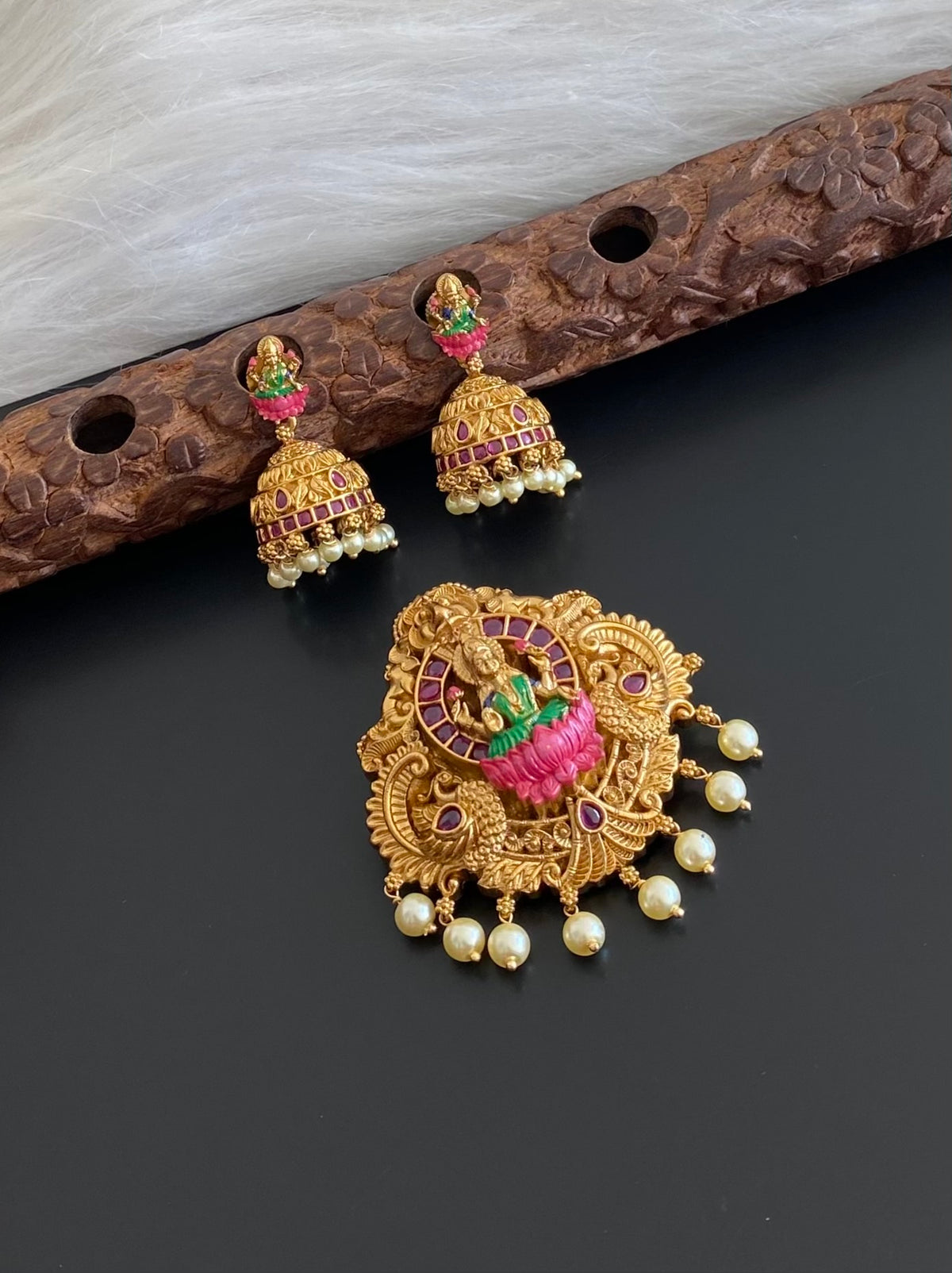 Antique gold tone pearl peacock lakshmi meenakari pendant set dj-54743