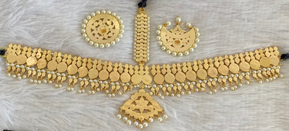 Gold tone precious kemp-green-white pearl mango tikka/head set dj-53645