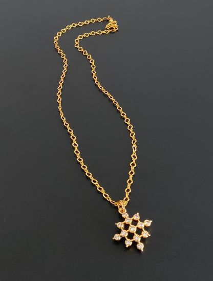 Gold tone 18 inches chain with white stone pendant dj-53863