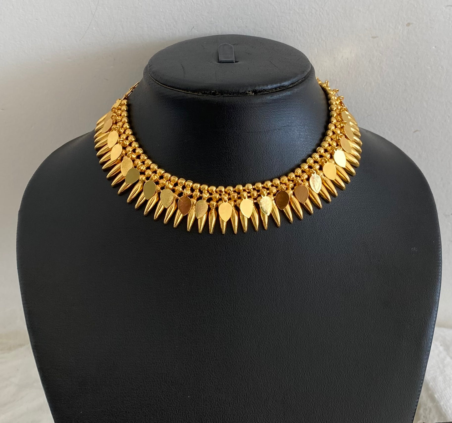 Gold tone elakka mulla mottu necklace dj-54543