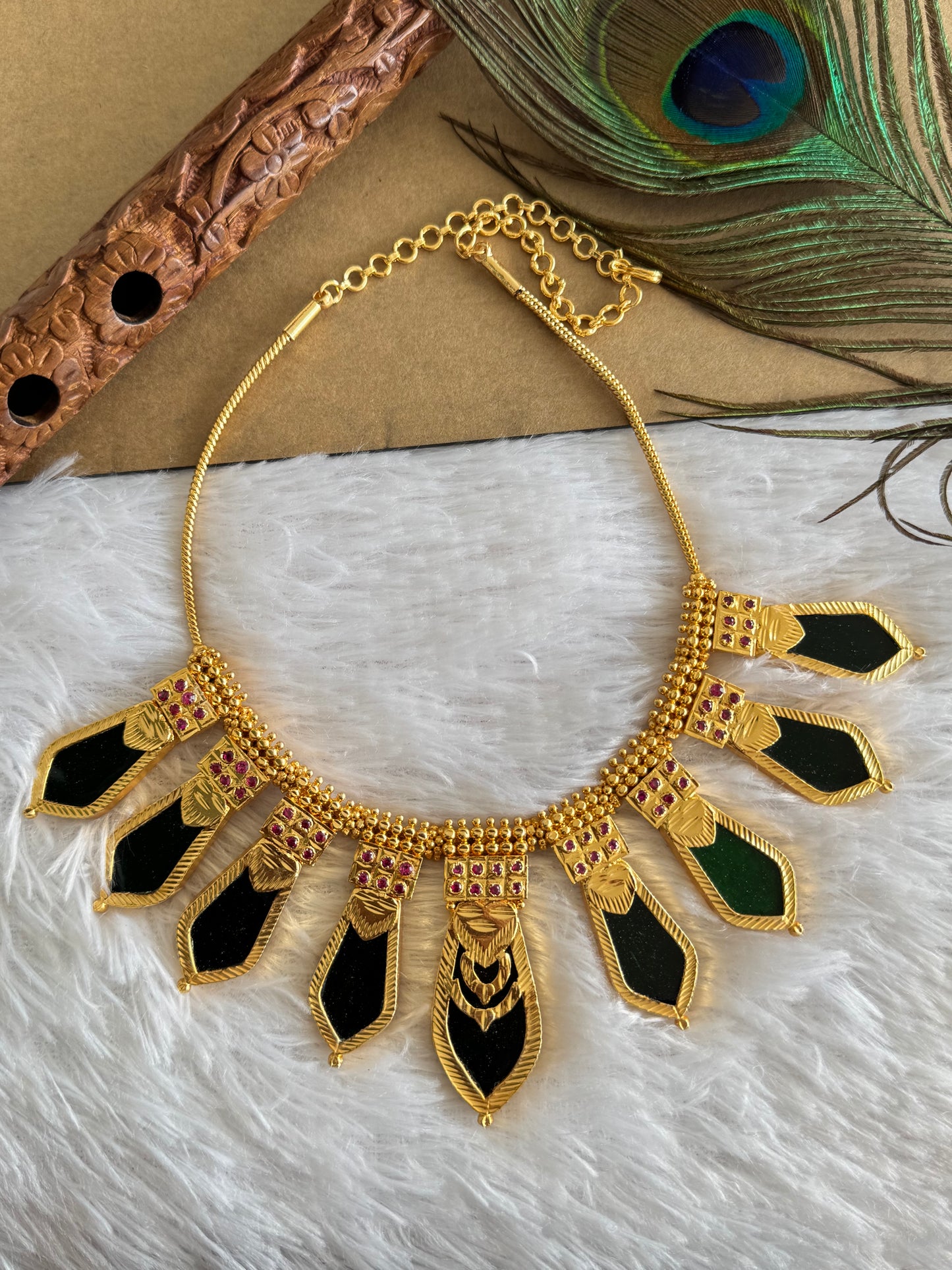 Gold tone green-pink kerala style nagapadam big necklace dj-51719