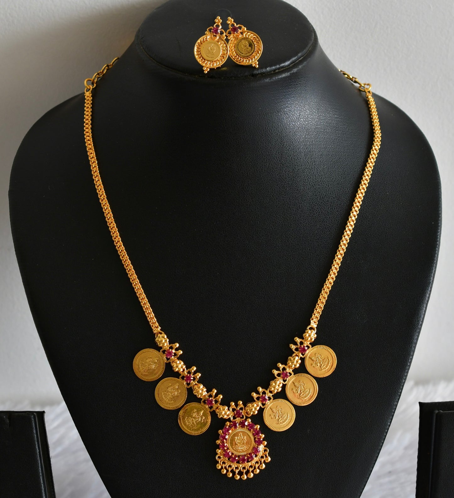 Gold tone pink stone lakshmi coin necklace set dj-51908