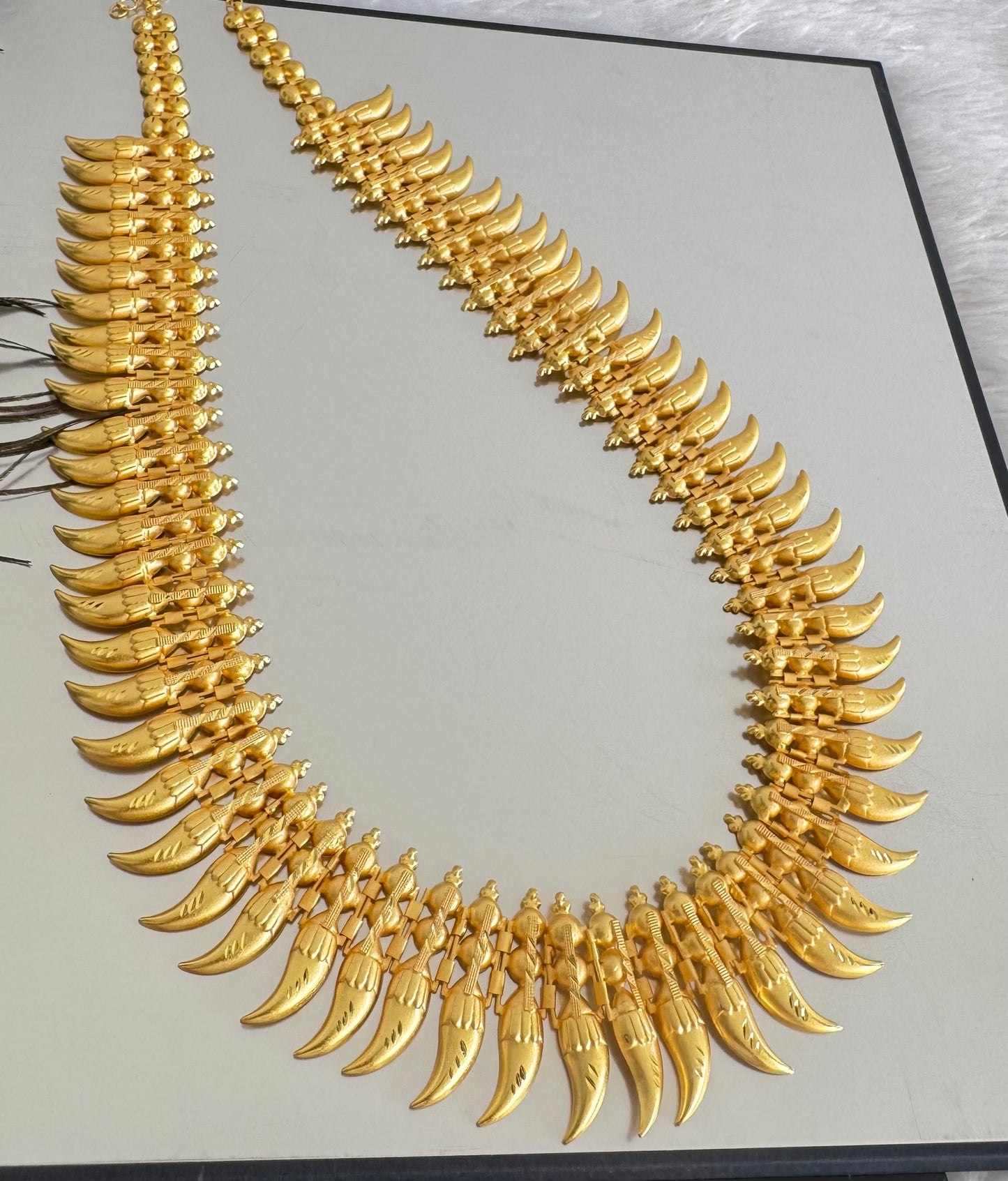 Matte gold finish kerala style big puli nagam haar dj-51634
