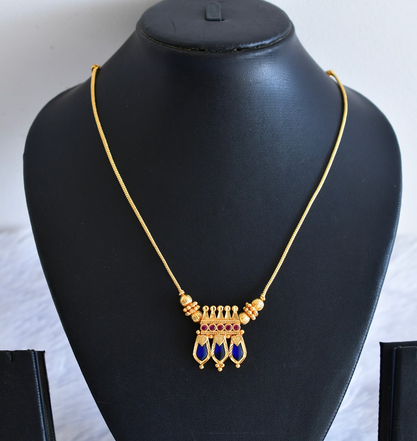 Gold tone pink-blue nagapadam necklace dj-53091