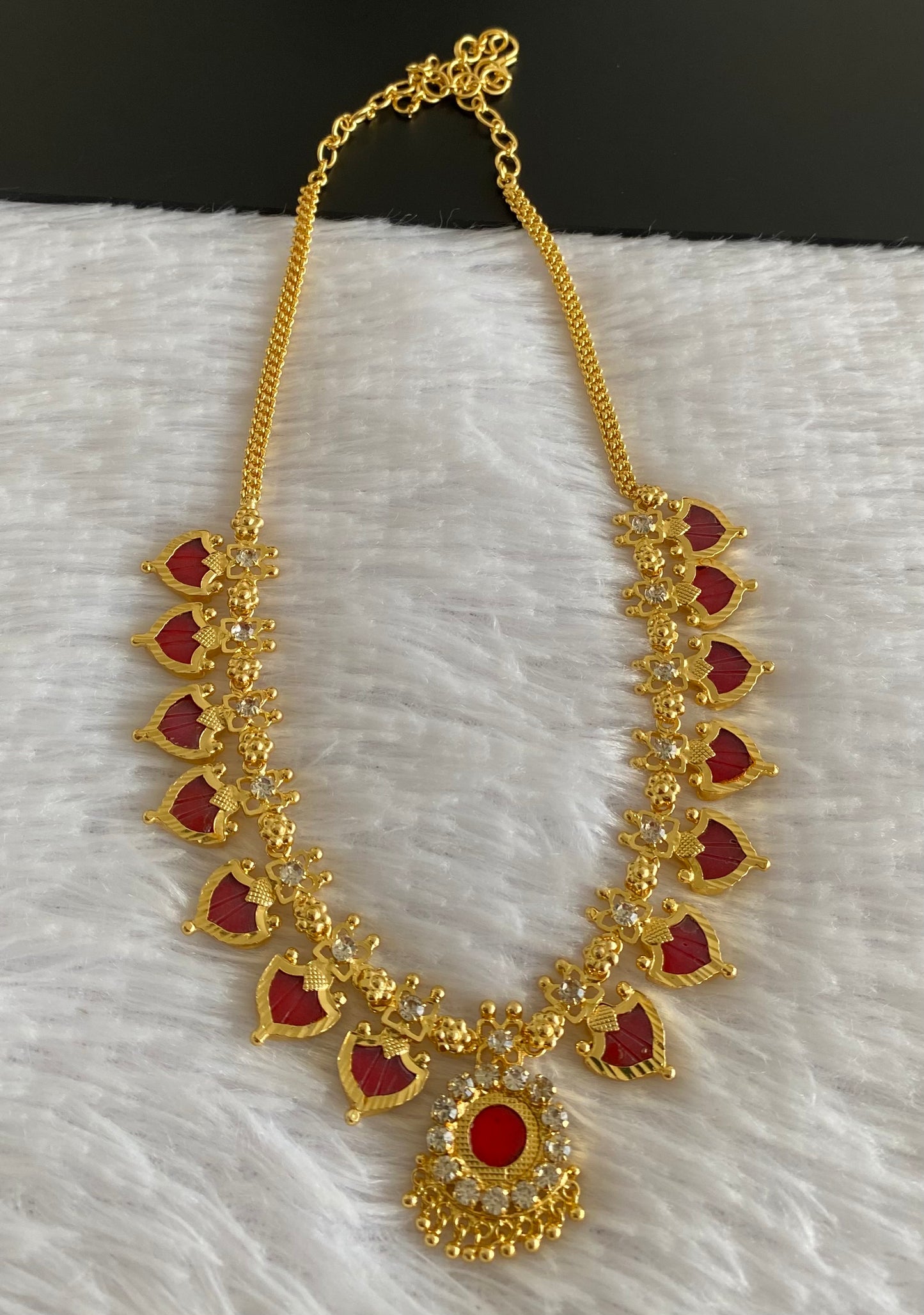Gold tone white-red palakka necklace dj-53071