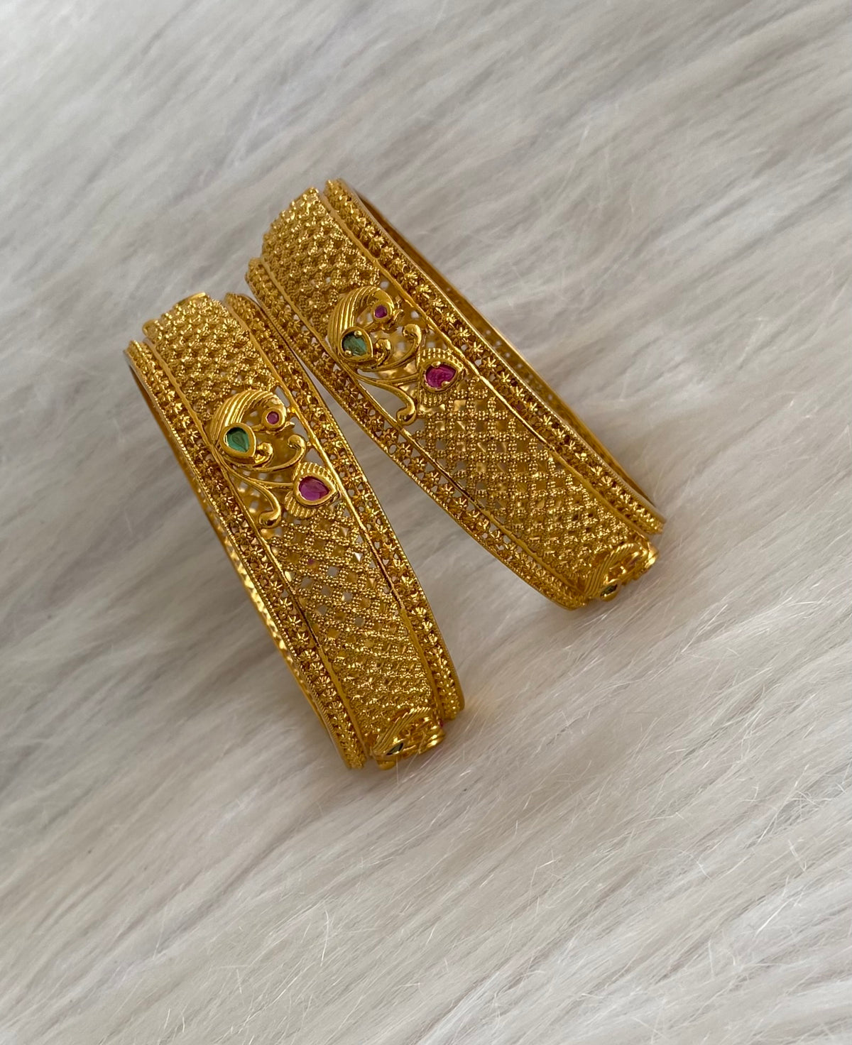 Gold tone kemp green stone peacock bangles(2.10) dj-55164
