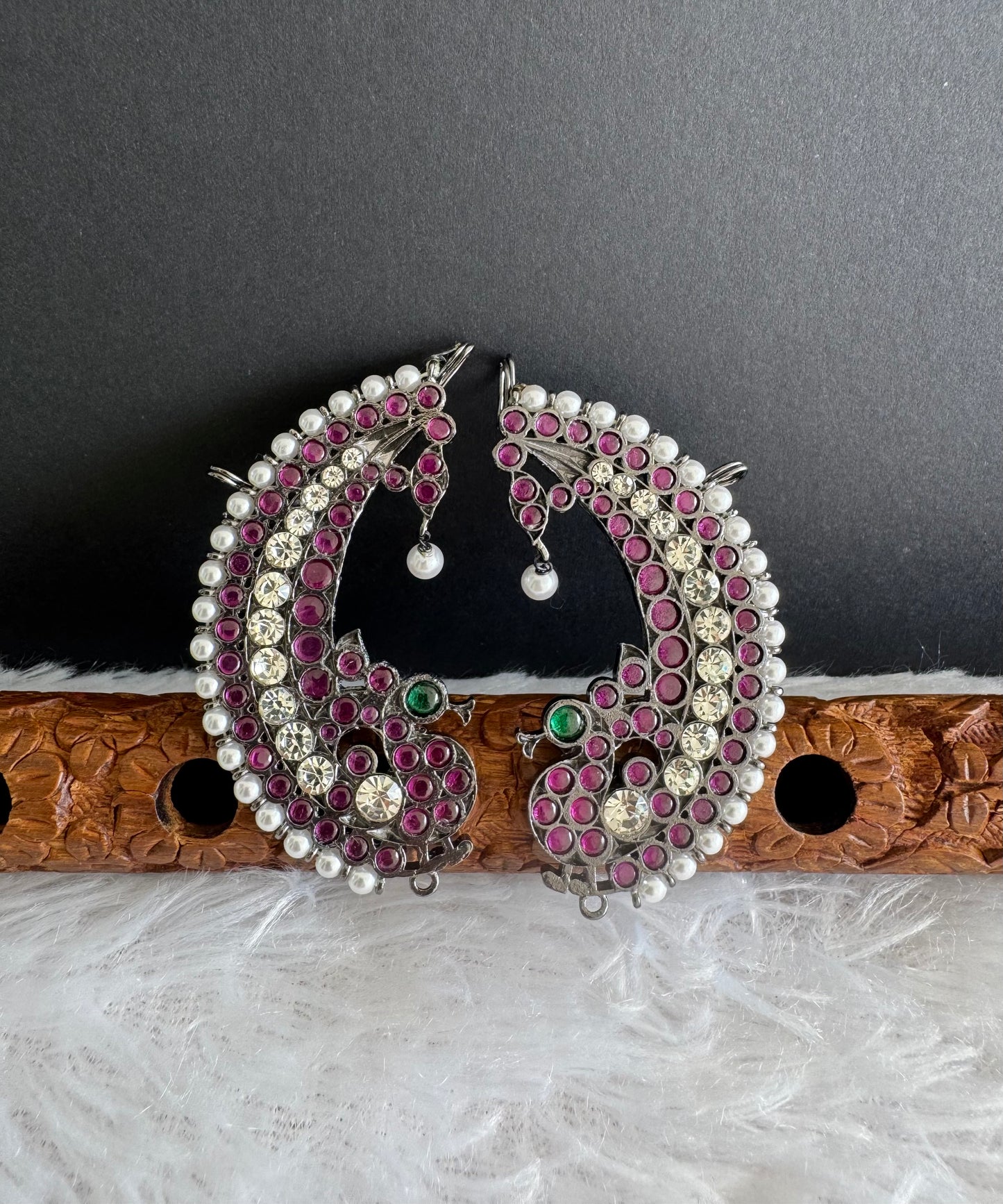 Black finish precious kemp-green pearl khanpool peacock earrings dj-51448