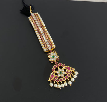 Gold tone precious kemp-green-white flower pearl tikka dj-54712