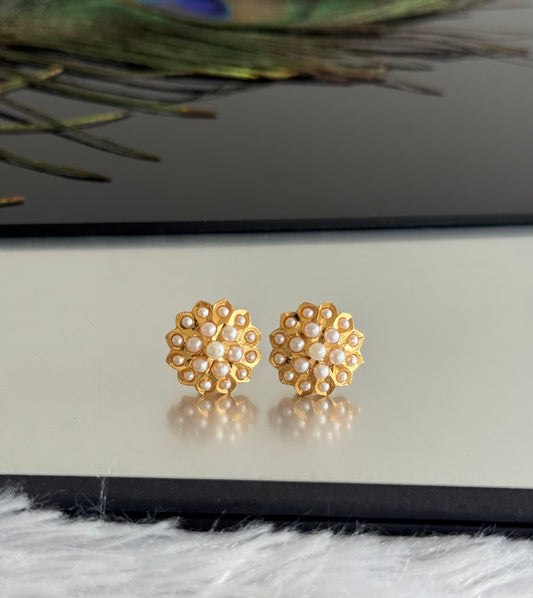Gold tone pearl beaded stud/earrings dj-51618
