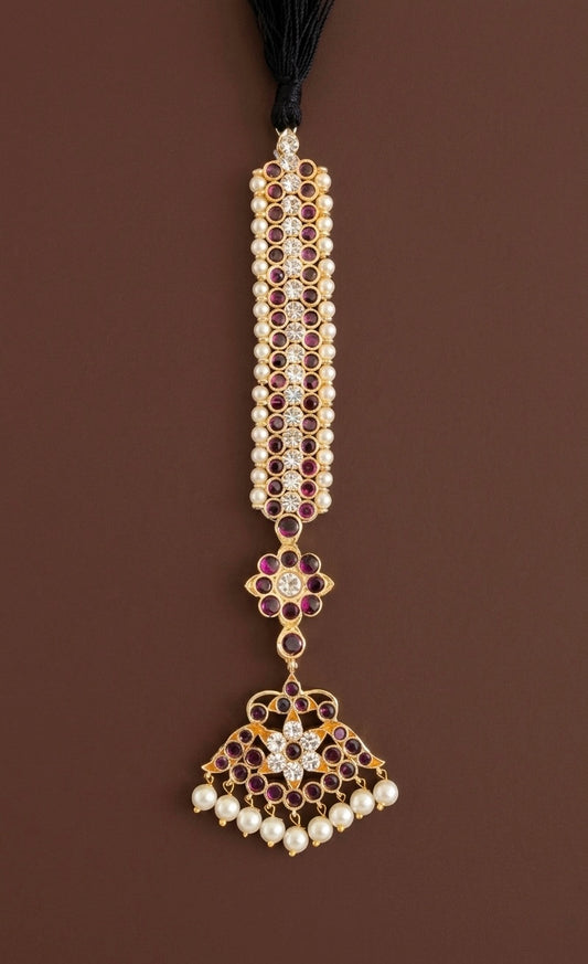 Gold tone precious kemp-white flower pearl tikka dj-53367