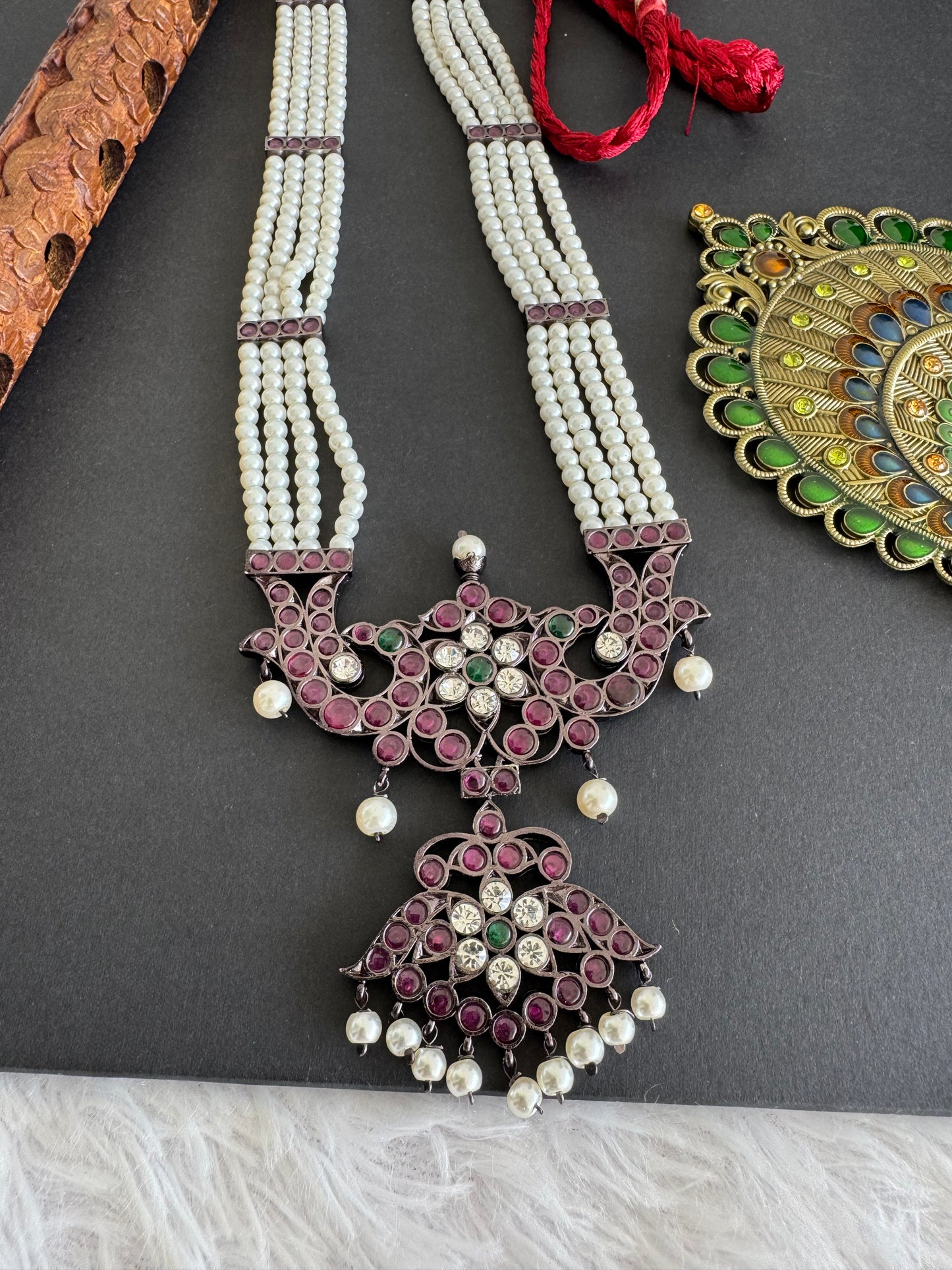 Black finish AD precious kemp pearl peacock haar Dj-52303