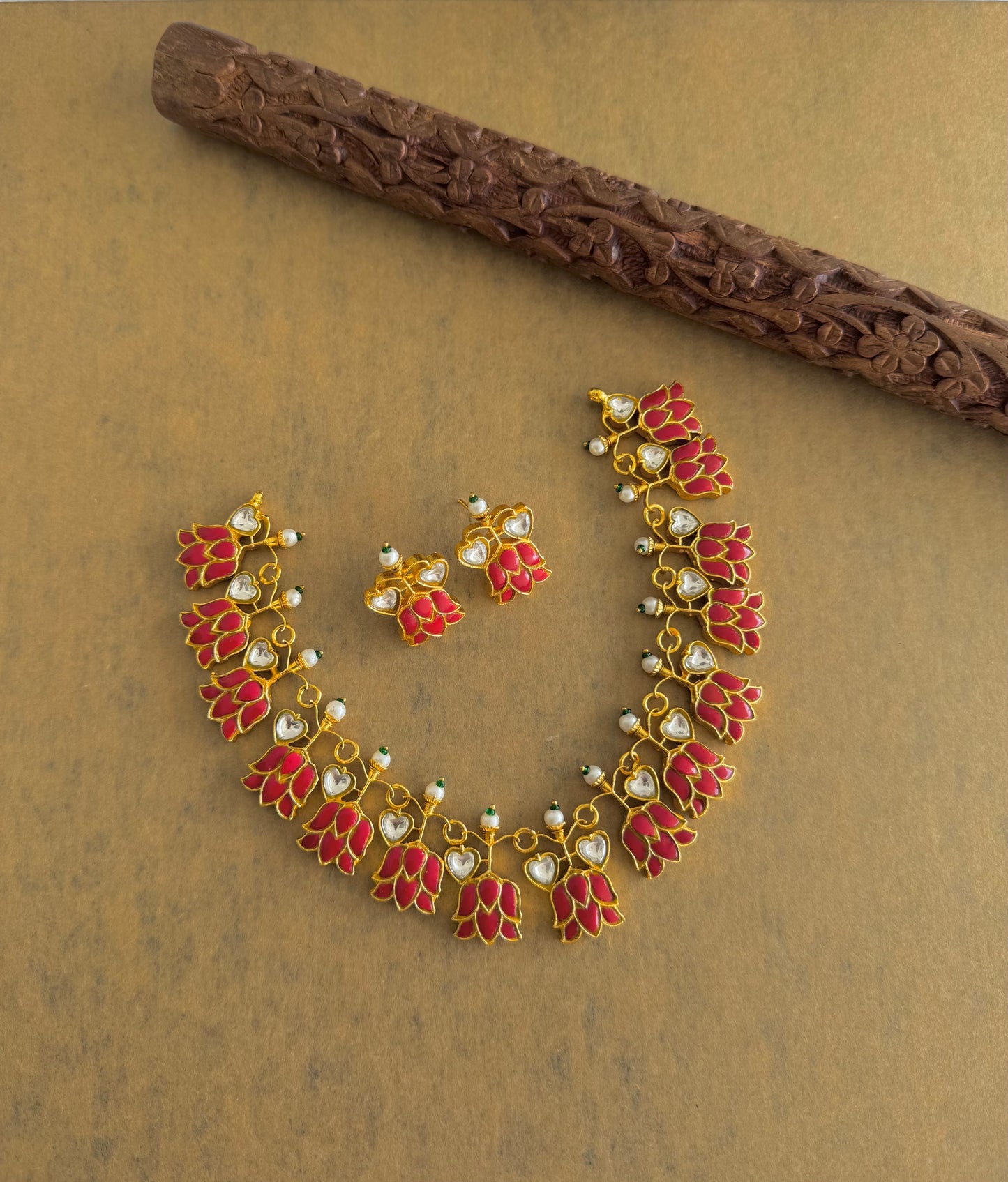 Gold tone coral-white kundan jadau lotus necklace set dj-51543