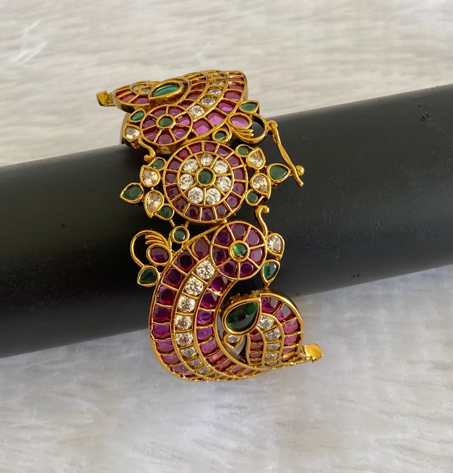 Matte finish kemp-green-white openable peacock kada/bangle dj-53463