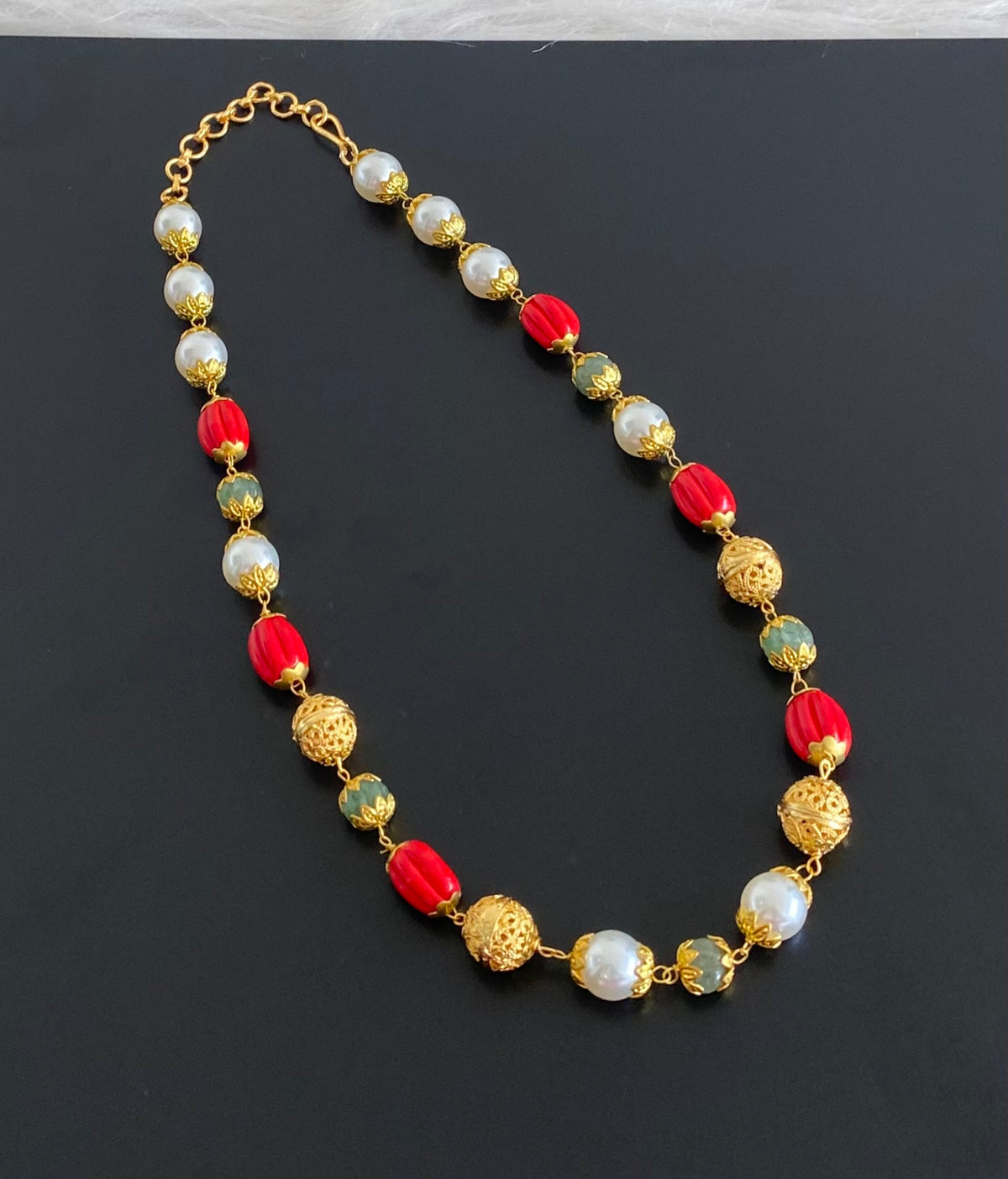 Gold tone coral-pearl gold beaded chain dj-55020