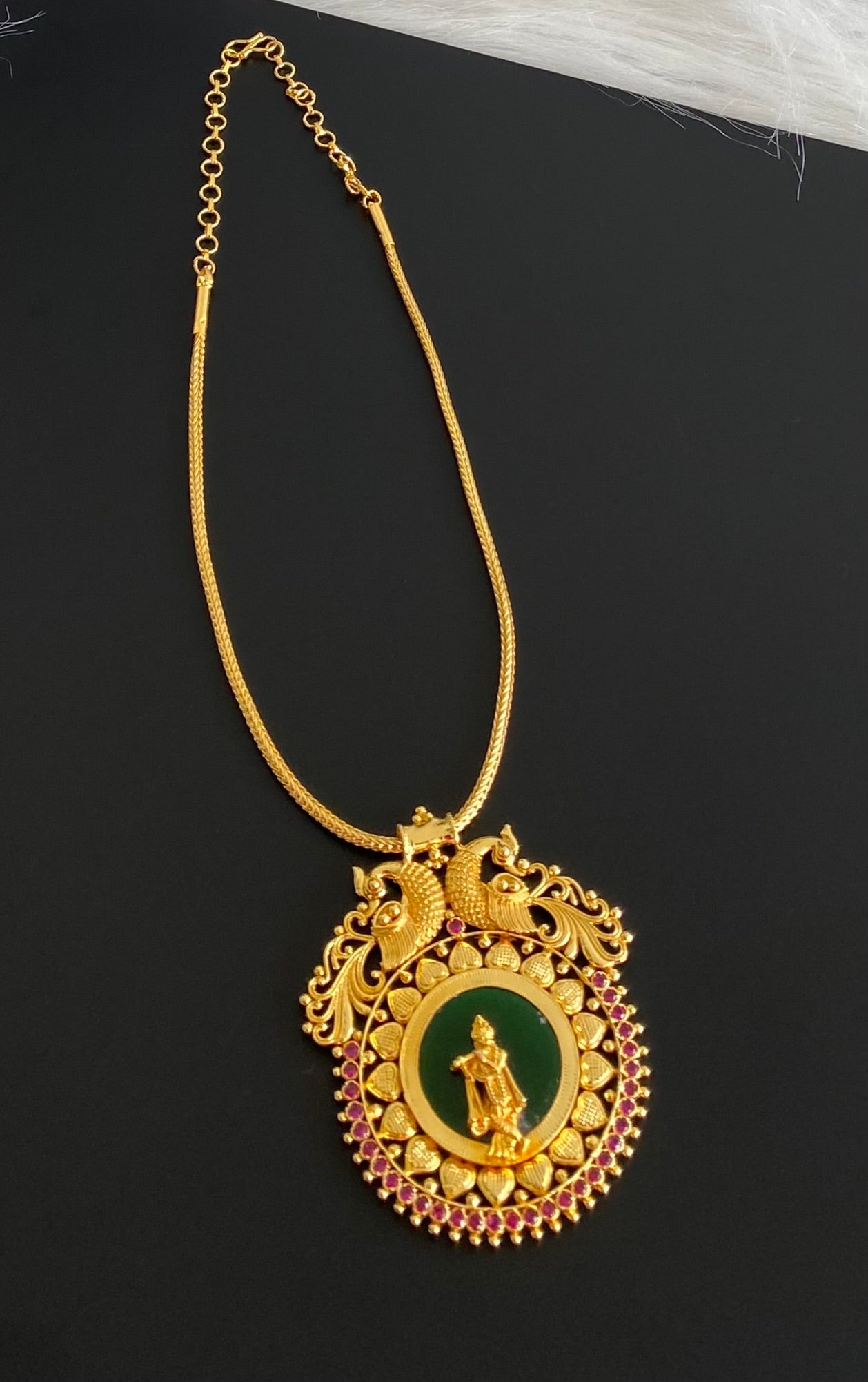 Gold tone peacock pink-green krishna kerala style kodi necklace dj-54125